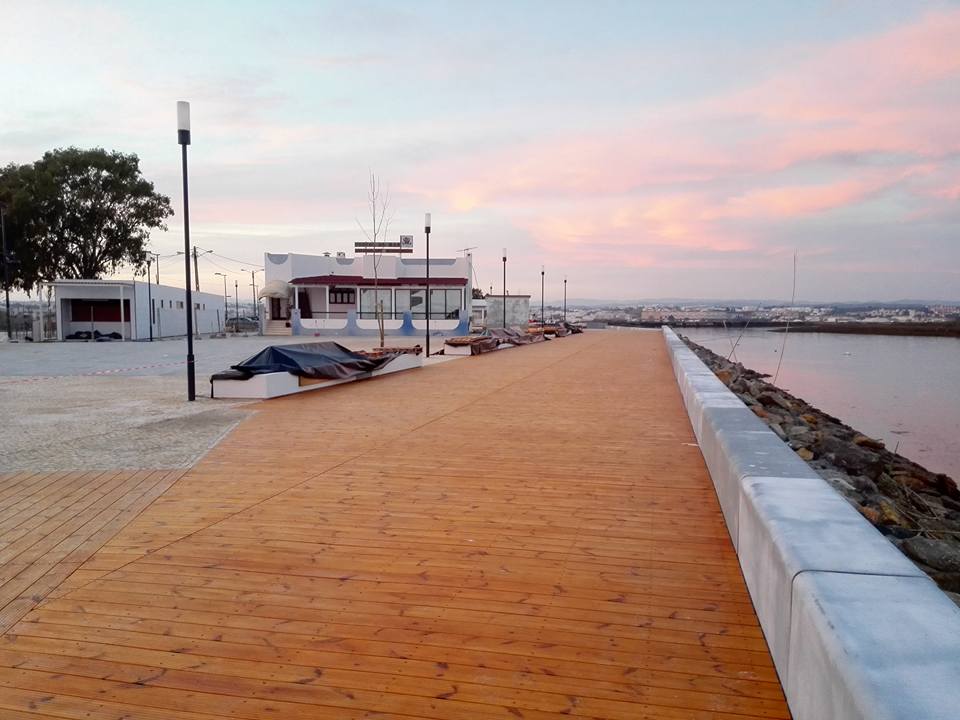 Quatro Aguas Pier view towards North