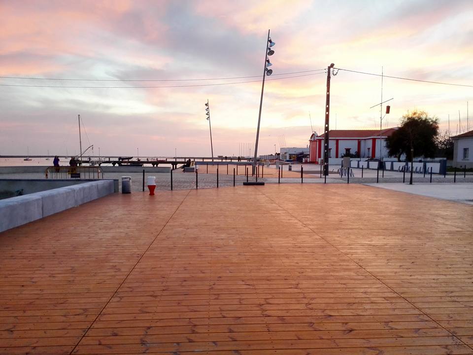 Quatro Aguas Pier view towards East